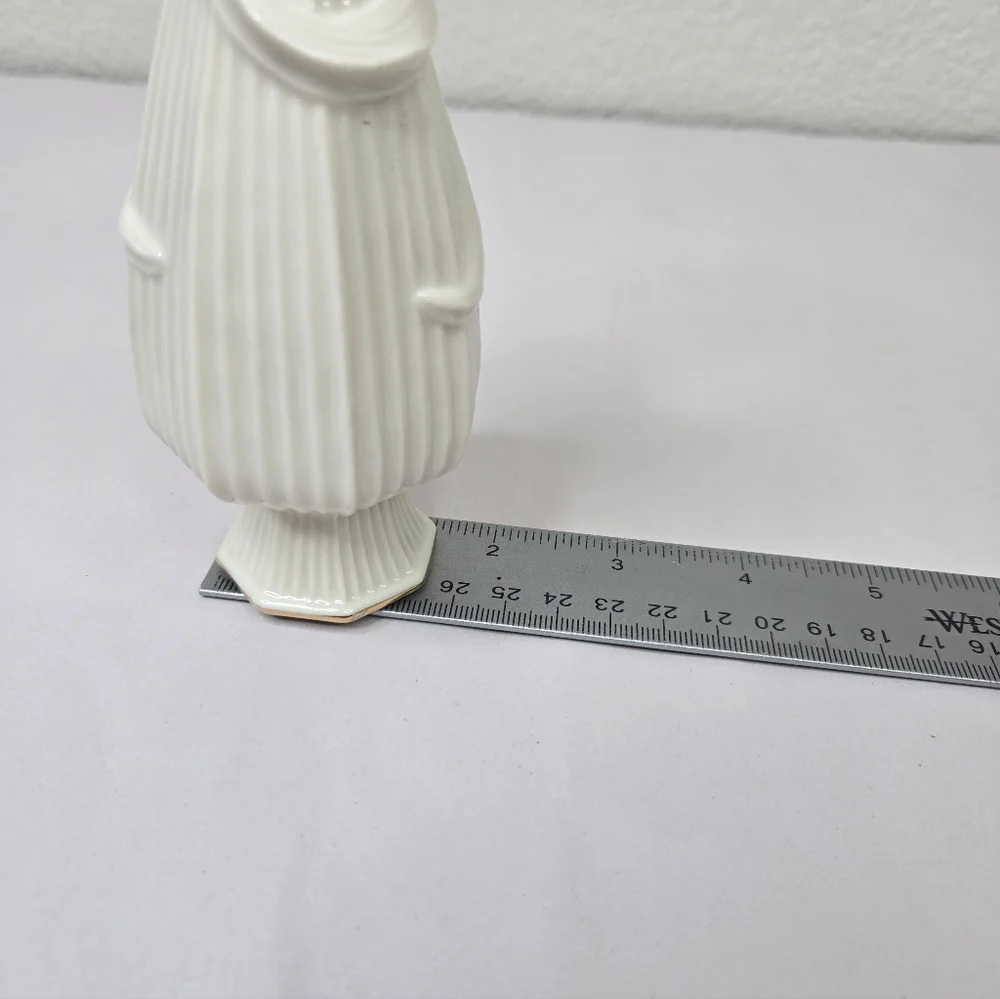 Lenox Iris Vintage Bud Vase Ivory Porcelain With 24K Gold Trim 3D Affect